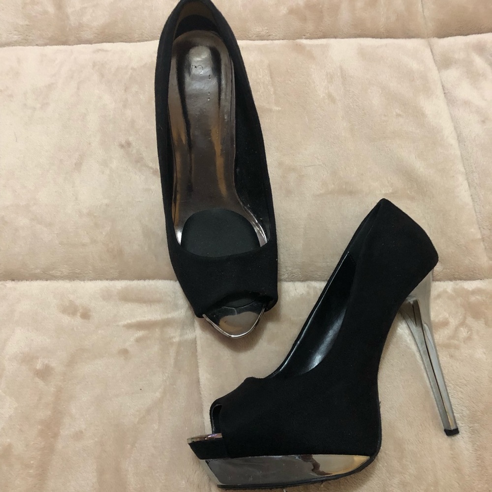 💜Black/ silver stiletto heels